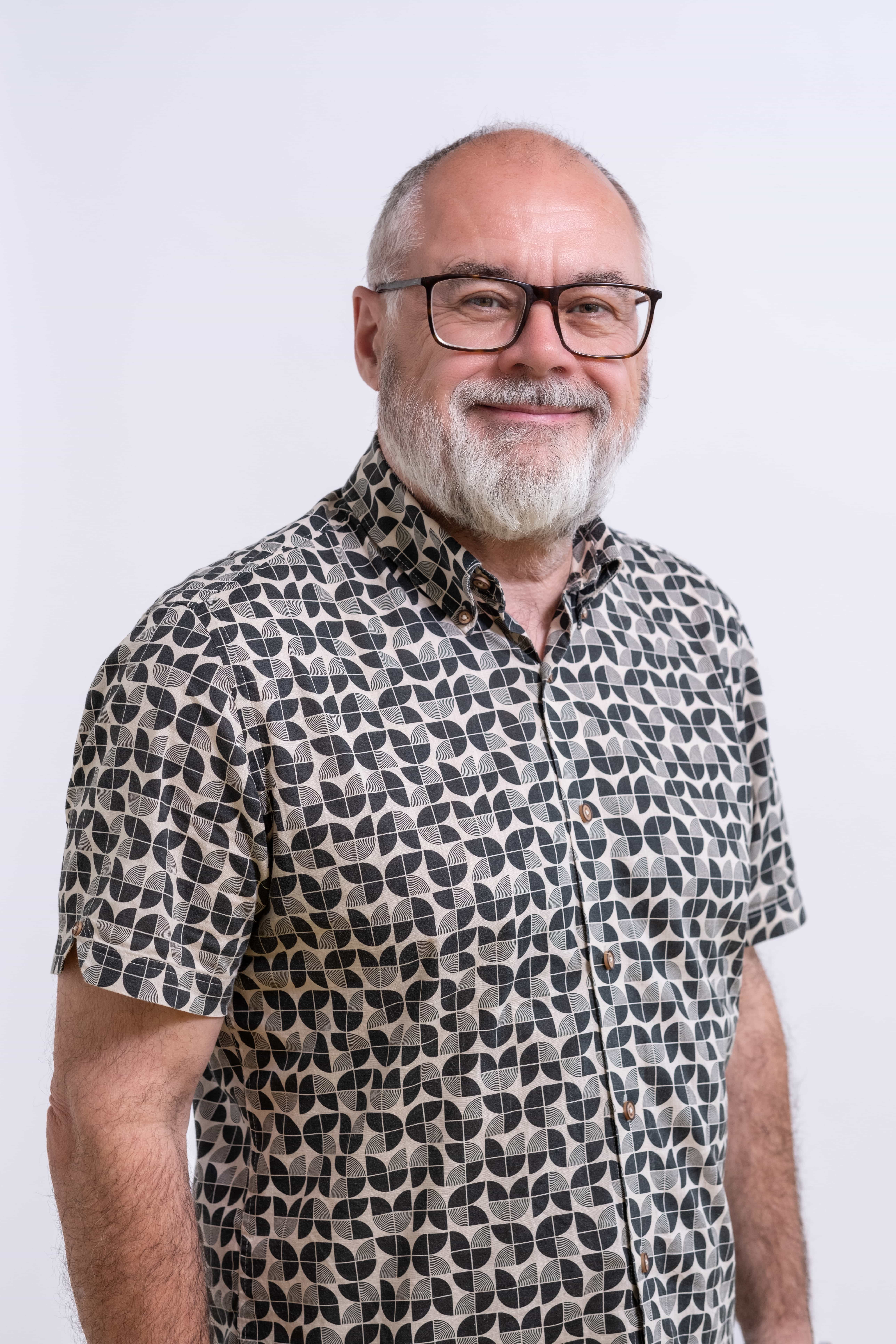 Simon Hodder Headshot